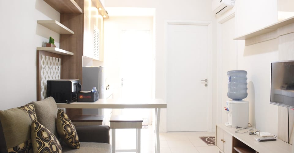 Room | Living area | TV