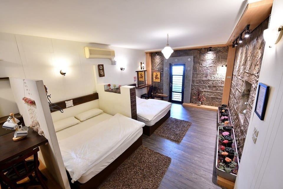 Family Room | Free WiFi, bed sheets