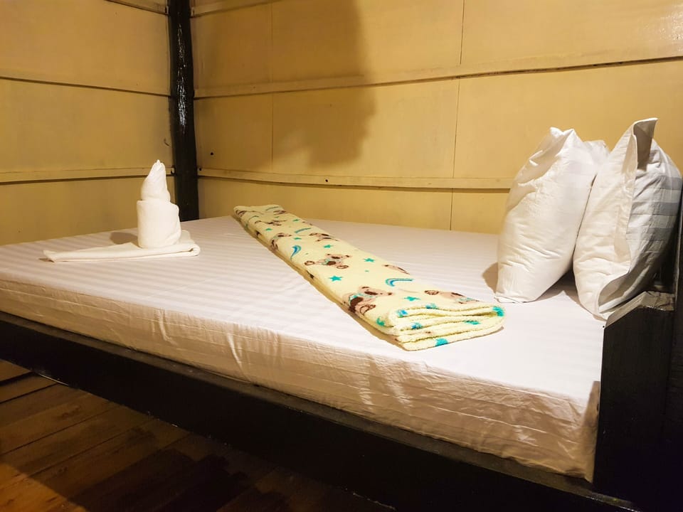 Standard Double Room, 1 King Bed, Garden View | Free WiFi
