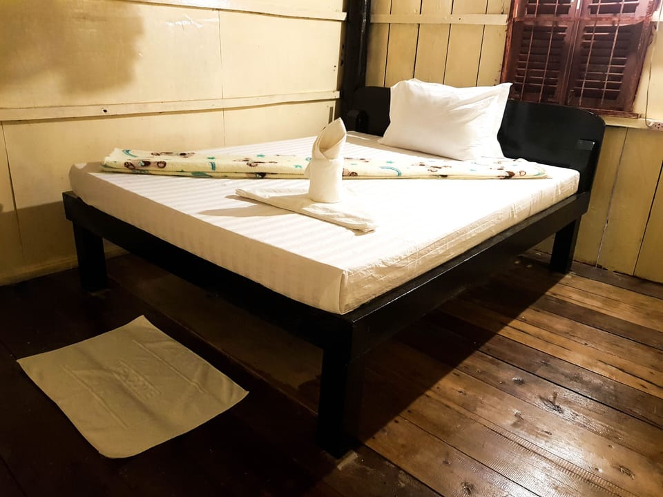 Standard Double Room, 1 King Bed, Garden View | Free WiFi