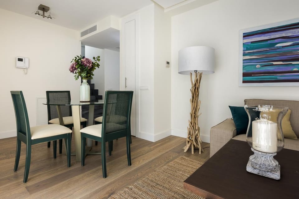 Apartment (2 Bedrooms) | In-room dining
