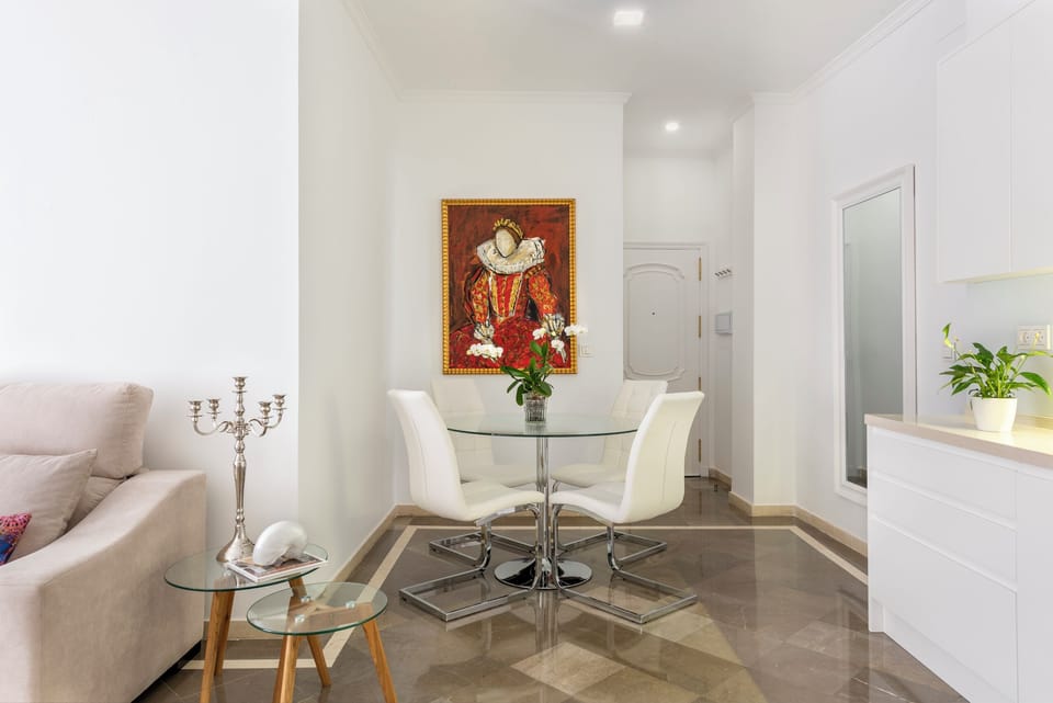 Apartment (1 Bedroom) | In-room dining