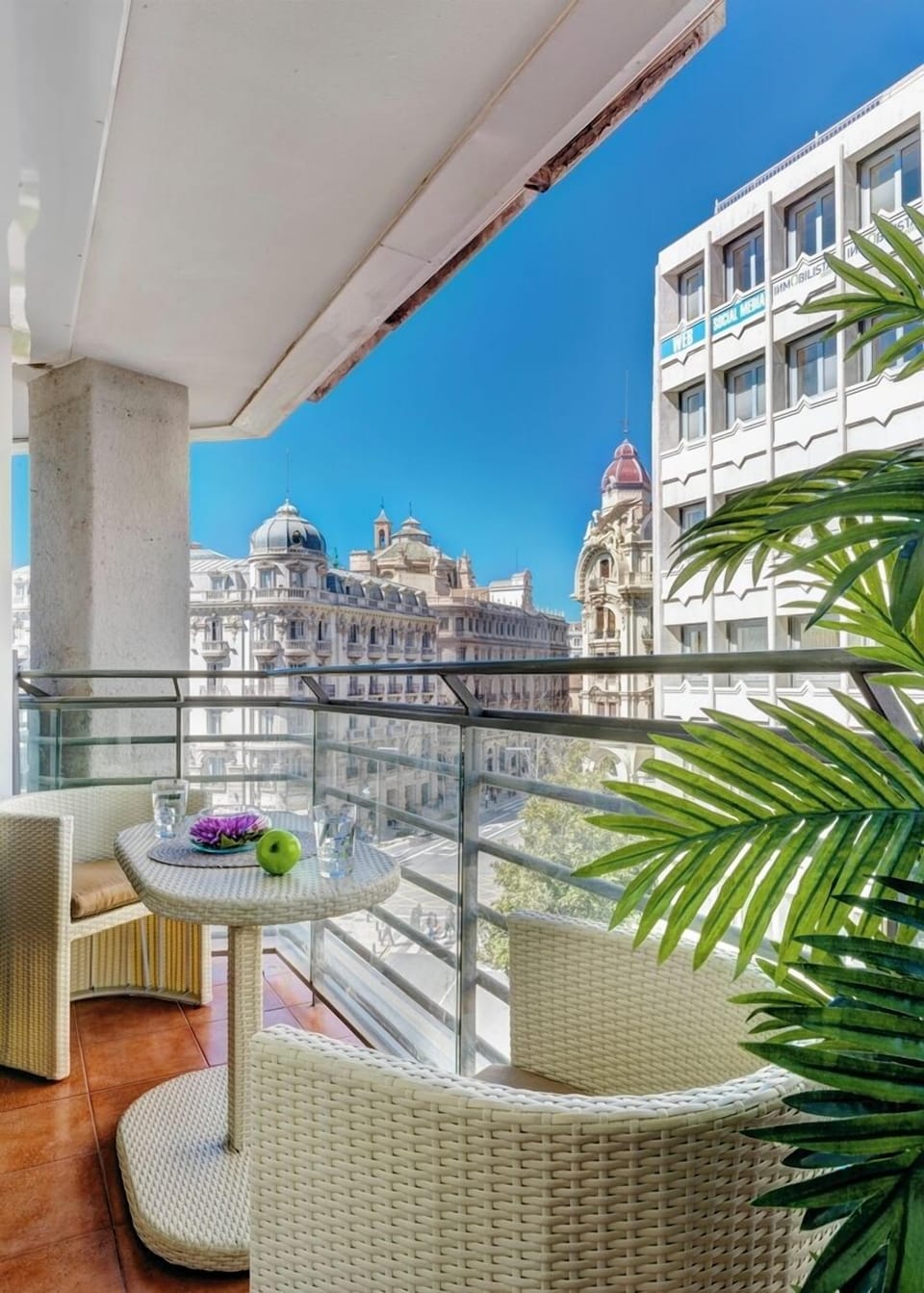 Apartment (2 Bedrooms) | Balcony