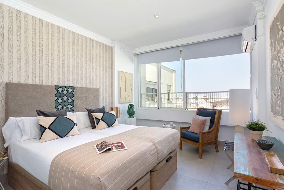 Apartment (1 Bedroom) | 1 bedroom, iron/ironing board, free WiFi, bed sheets
