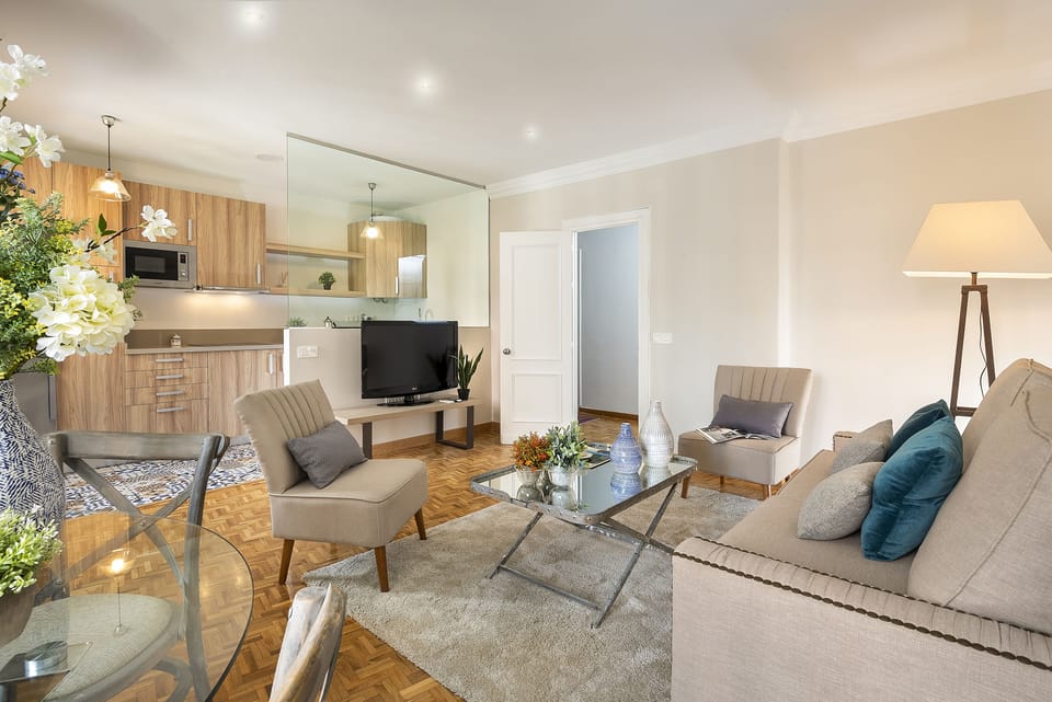 Apartment (2 Bedrooms) | Living room | 32-inch flat-screen TV with cable channels, TV