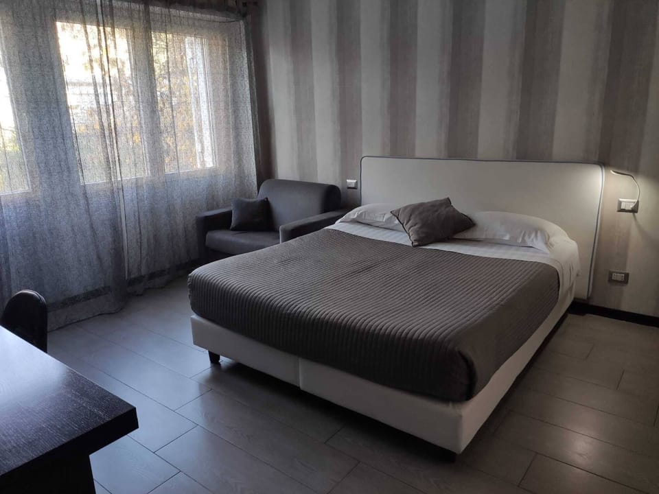 Deluxe Room | Egyptian cotton sheets, premium bedding, down comforters, free minibar