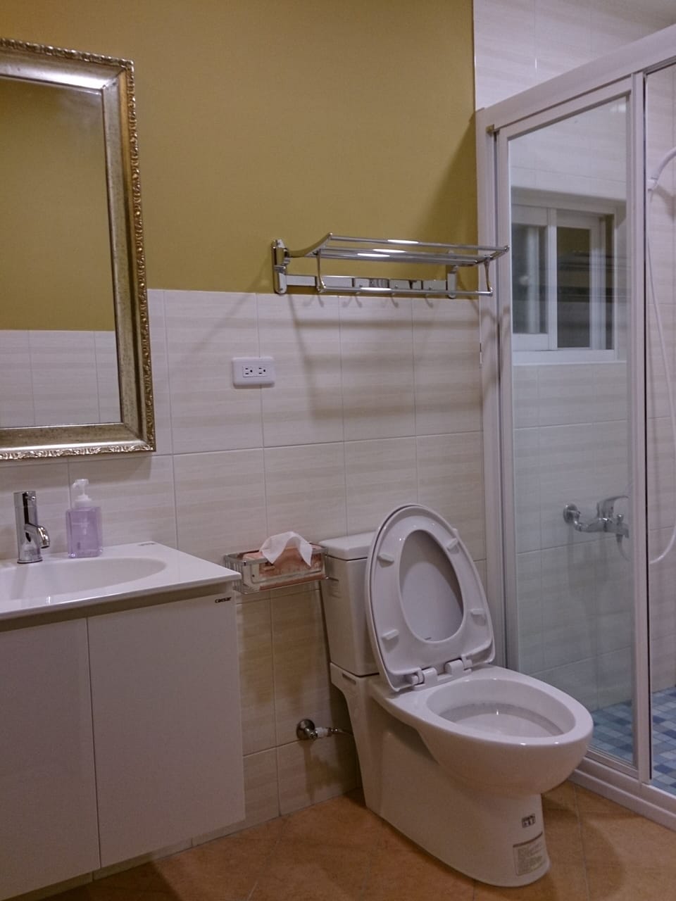 Gallery Quadruple Room, 2 Double Beds | Bathroom | Shower, free toiletries, hair dryer, slippers