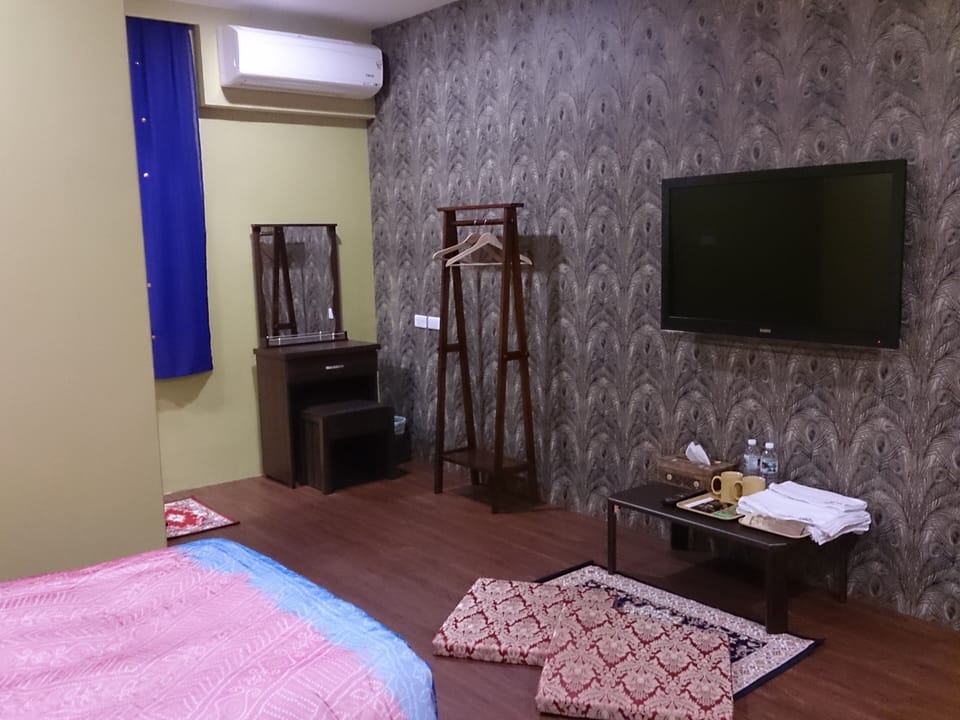 Gallery Double or Twin Room, 2 Twin Beds | Premium bedding, down comforters, Select Comfort beds