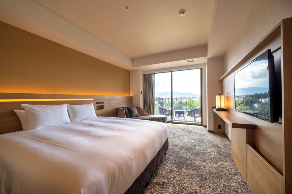 Double Room with Shower, Park View with Balcony, Non Smoking 26sqm | Hypo-allergenic bedding, in-room safe, blackout drapes