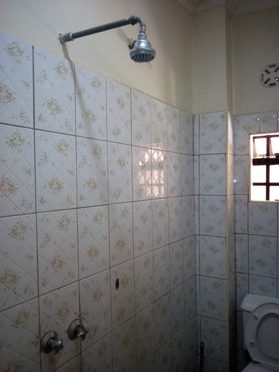 Double Room | Bathroom shower