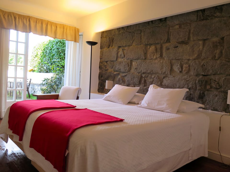 Standard Double or Twin Room | Desk, free cribs/infant beds, free WiFi, bed sheets