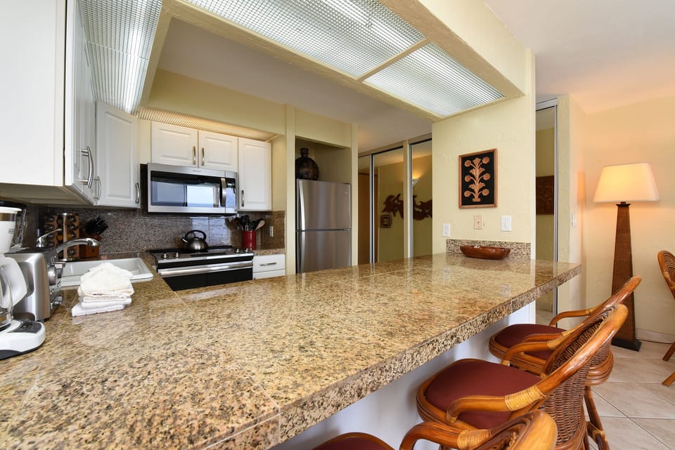 Condo, 1 Bedroom | Private kitchen | Fridge, oven, coffee/tea maker, toaster