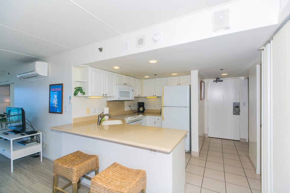 Condo, 2 Bedrooms | Private kitchen | Coffee/tea maker, fridge, oven, toaster