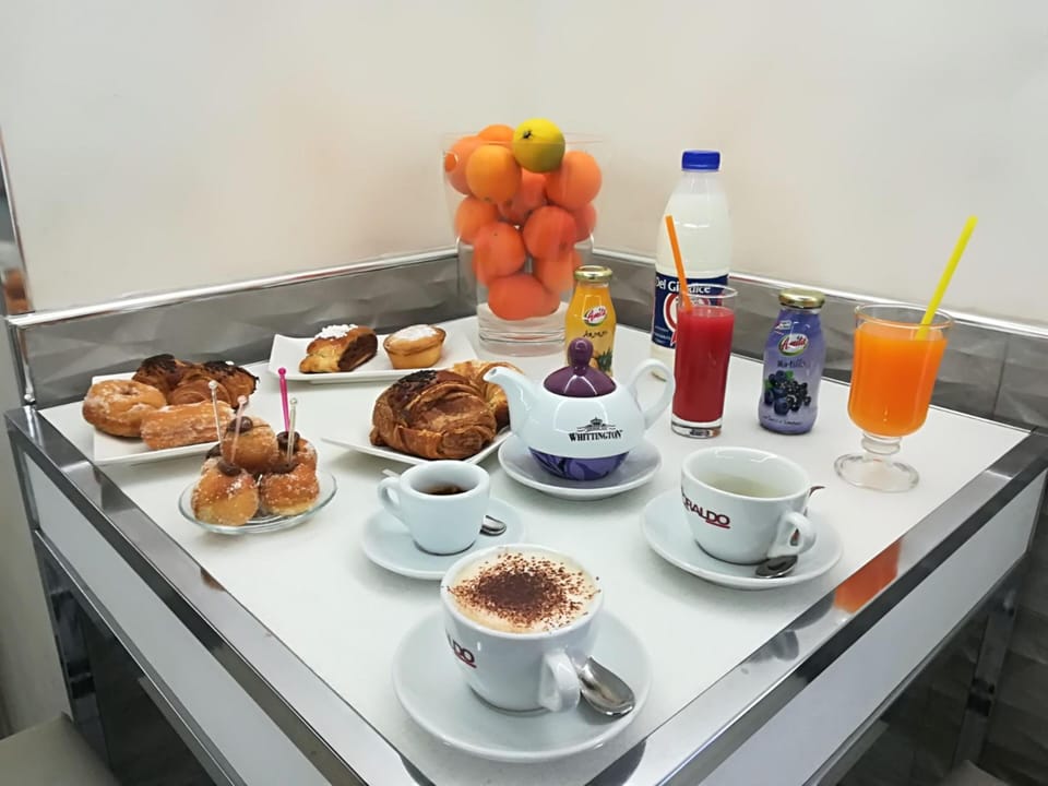 Free daily continental breakfast
