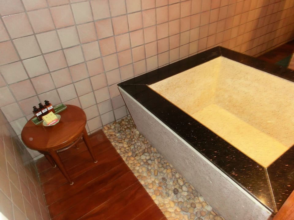 Junior Suite | Deep soaking bathtub