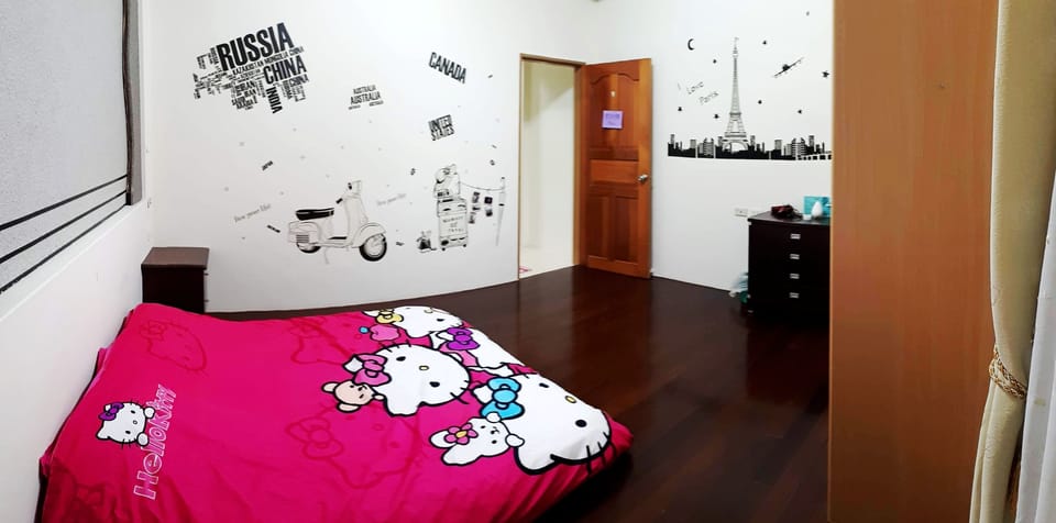Down comforters, free WiFi, bed sheets