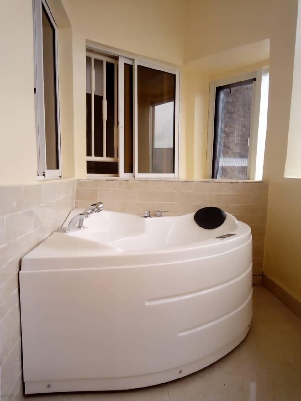 Studio Suite | Bathroom | Shower, rainfall showerhead, designer toiletries, bathrobes