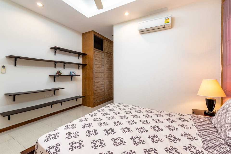 Villa, 5 Bedrooms, Non Smoking, Kitchen | 5 bedrooms, laptop workspace, blackout drapes, iron/ironing board