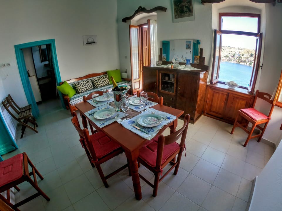 Villa, 3 Bedrooms | In-room dining