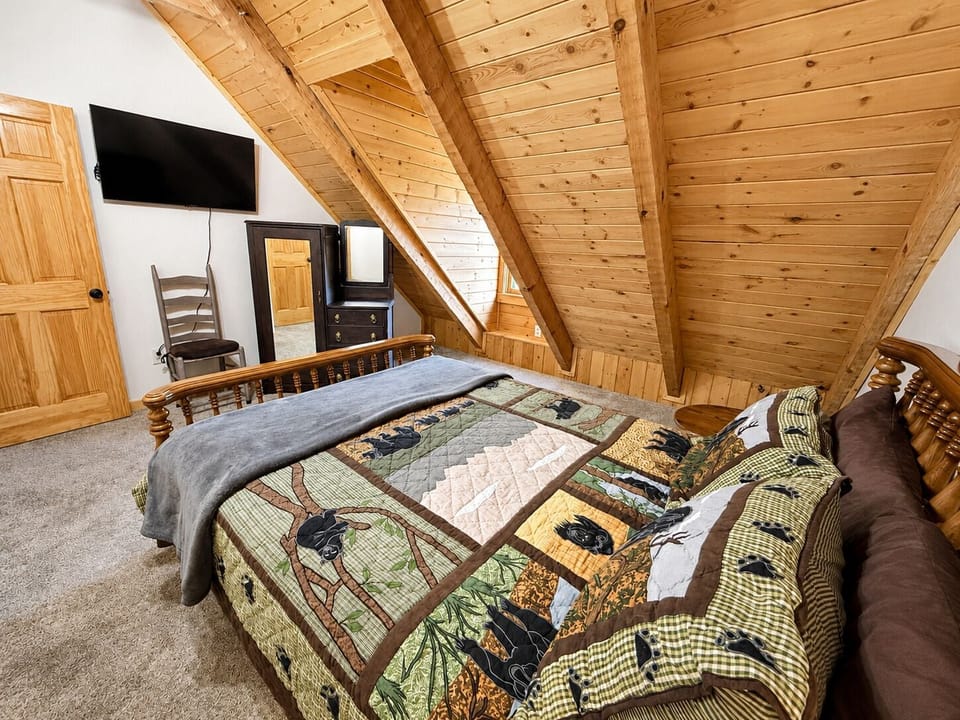 Cabin, 3 Bedrooms | 3 bedrooms, WiFi (free), bed sheets