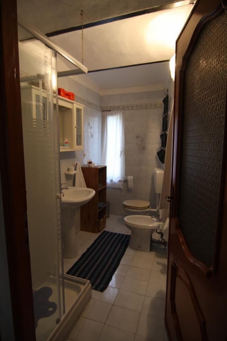 Double Room, Shared Bathroom | Bathroom | Combined shower/tub, rainfall showerhead, free toiletries, slippers