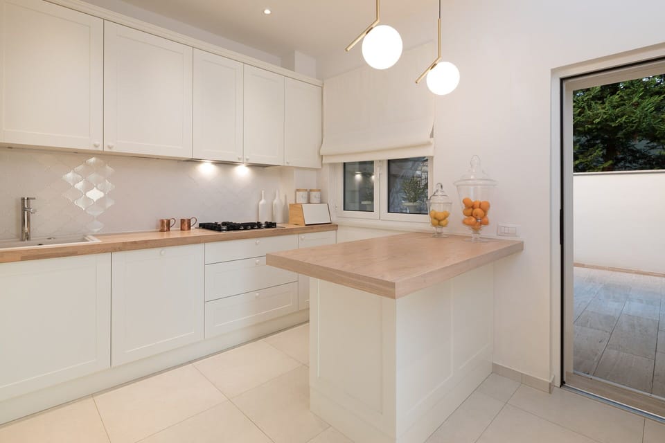 Luxury Villa | Private kitchen | Fridge, oven, stovetop, dishwasher