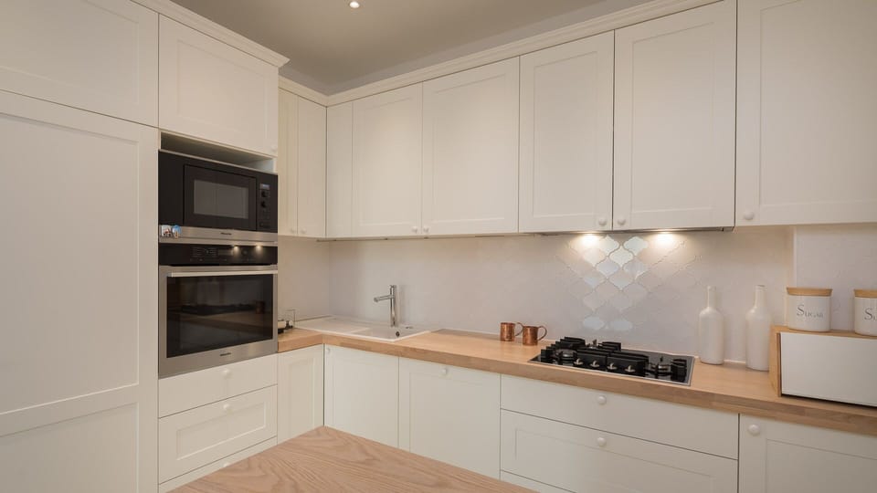 Luxury Villa | Private kitchen | Fridge, oven, stovetop, dishwasher