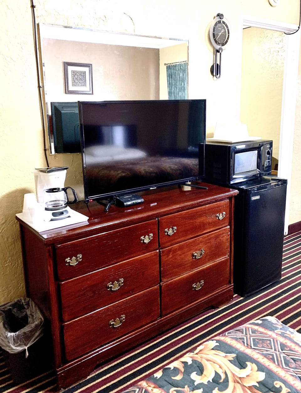 Triple Room, Multiple Beds, Smoking | Egyptian cotton sheets, premium bedding, Select Comfort beds