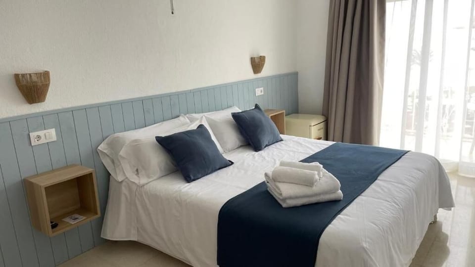 Double Room, Balcony, Sea View | Free WiFi