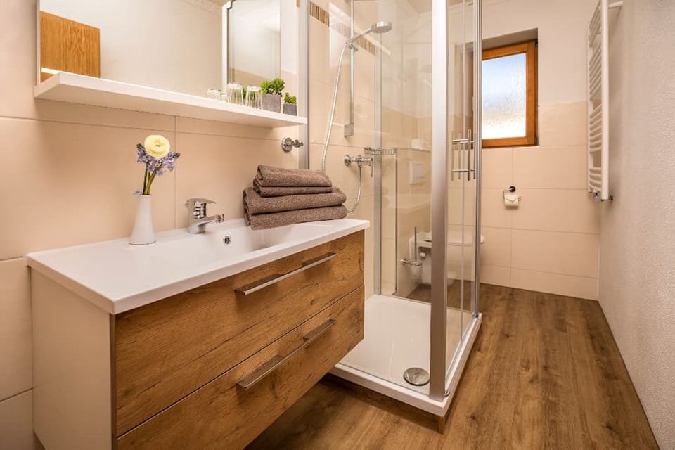 Comfort Double Room | Bathroom | Towels