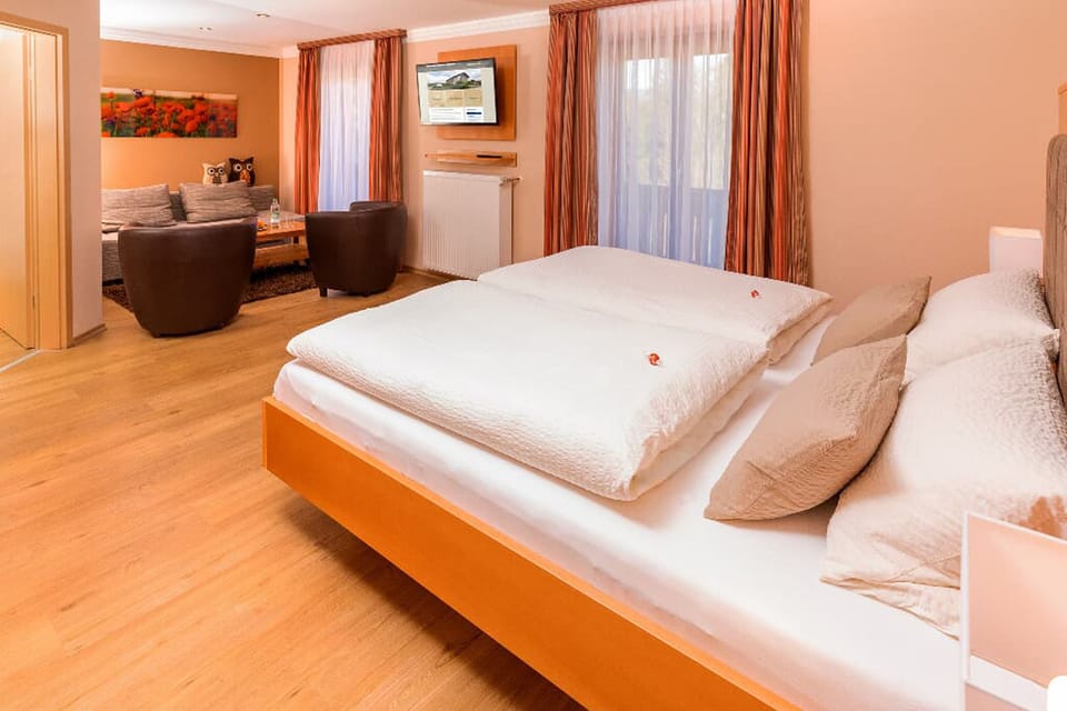 Comfort Double Room | Free WiFi, bed sheets