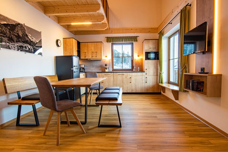 Family Chalet, 2 Bedrooms, Mountain View | Desk, travel crib, free WiFi, bed sheets