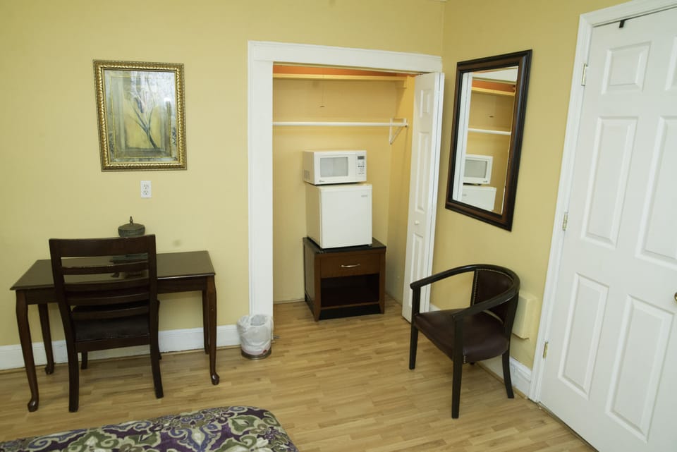 Room, 1 King Bed (Venus) | Iron/ironing board, free WiFi, bed sheets