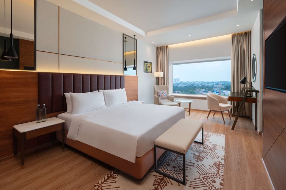 Superior Room | Egyptian cotton sheets, premium bedding, memory foam beds, minibar