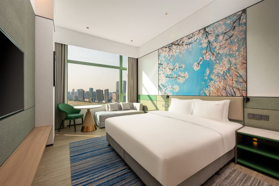 Suite, 1 Bedroom (High Floor) | Down comforters, minibar (some free items), in-room safe