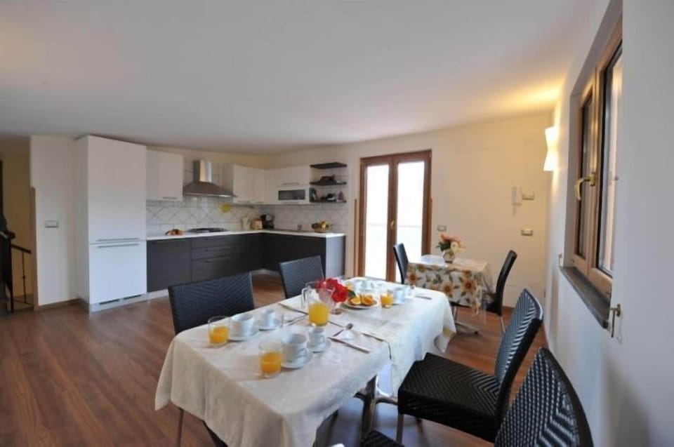 Triple Room | In-room dining