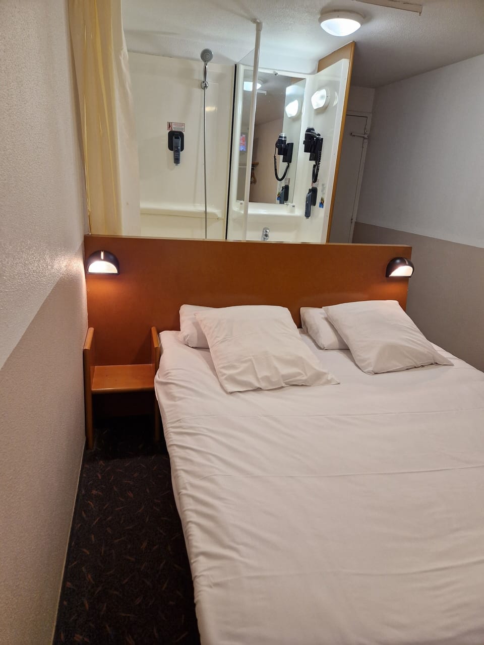 Double Room | Desk, blackout drapes, soundproofing, free WiFi