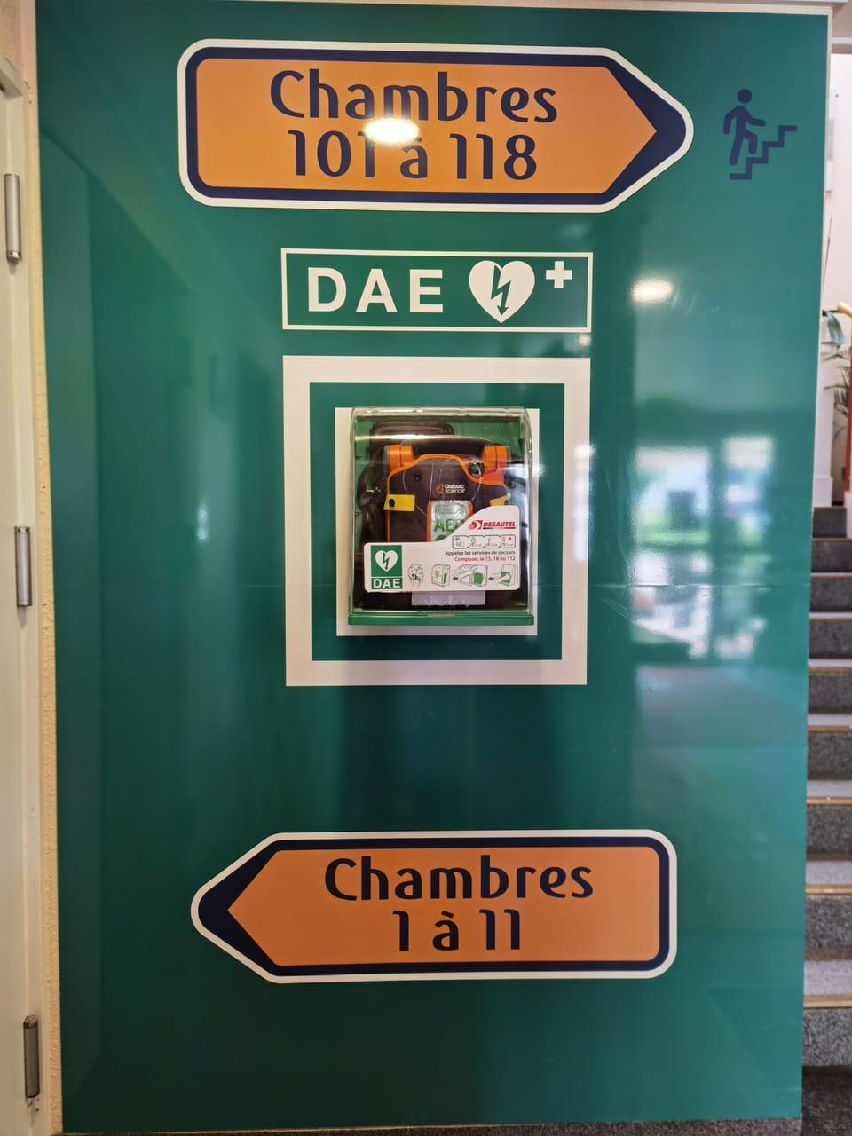 Handrails in hallways