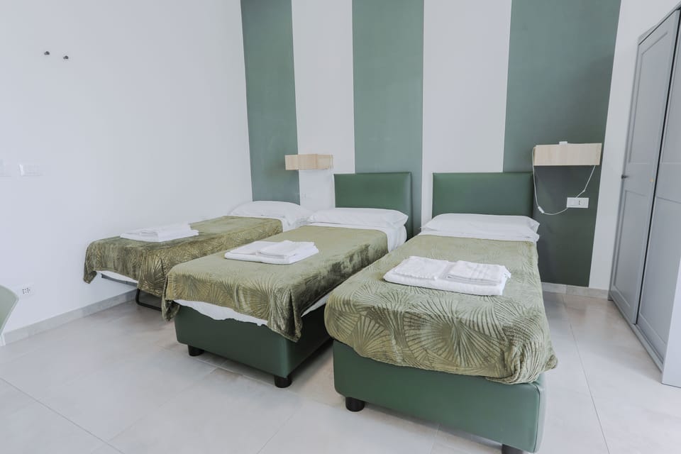 Twin Room, Balcony (CAMERA 1) | Premium bedding, down comforters, memory foam beds, minibar