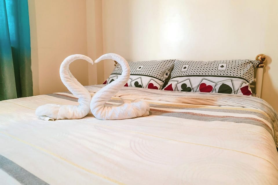 Deluxe Double Room, Balcony | Desk, iron/ironing board, free WiFi, bed sheets