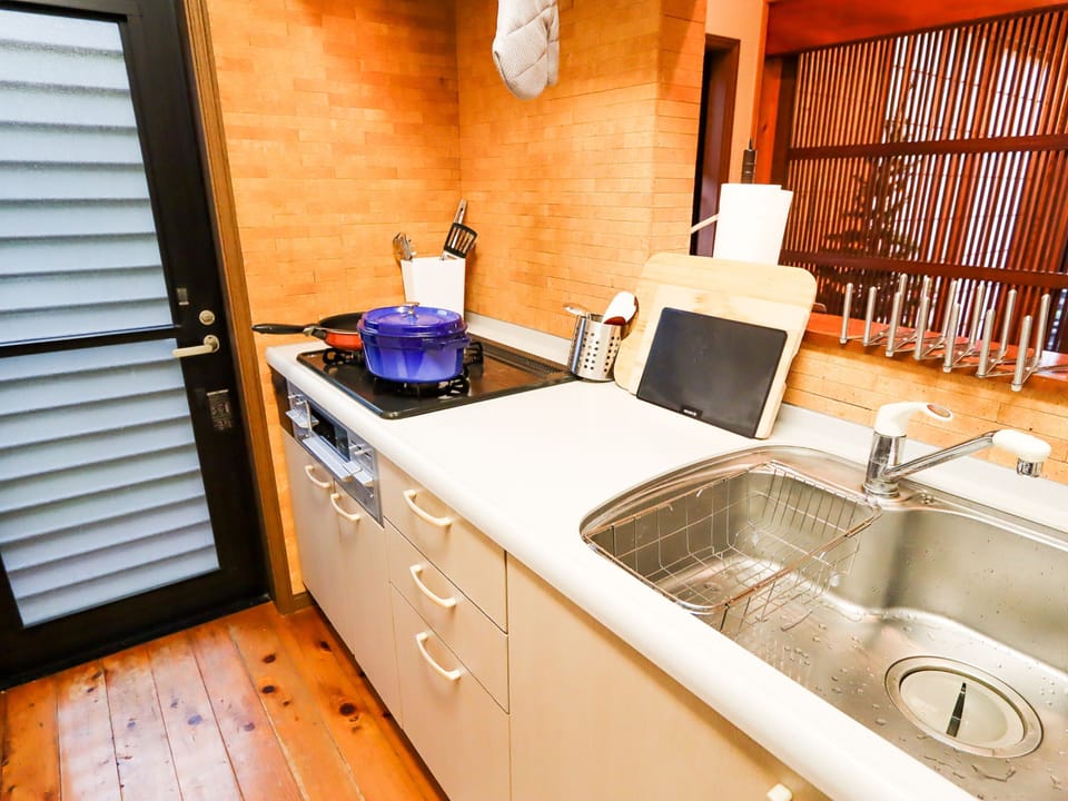 2 Bedroom House | Private kitchen | Fridge, microwave, stovetop, coffee/tea maker