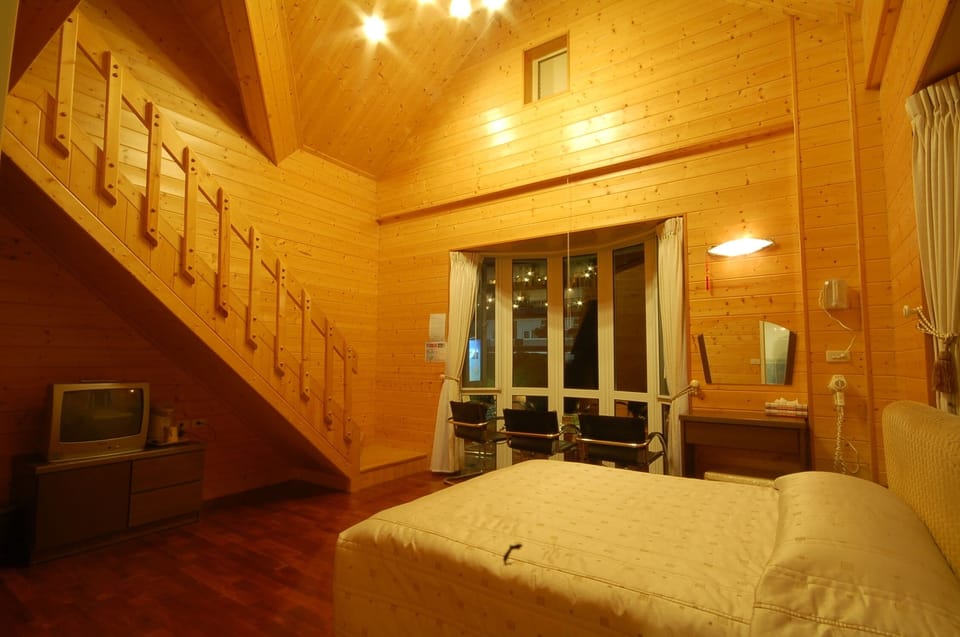 Family Room | Blackout drapes, free WiFi, bed sheets
