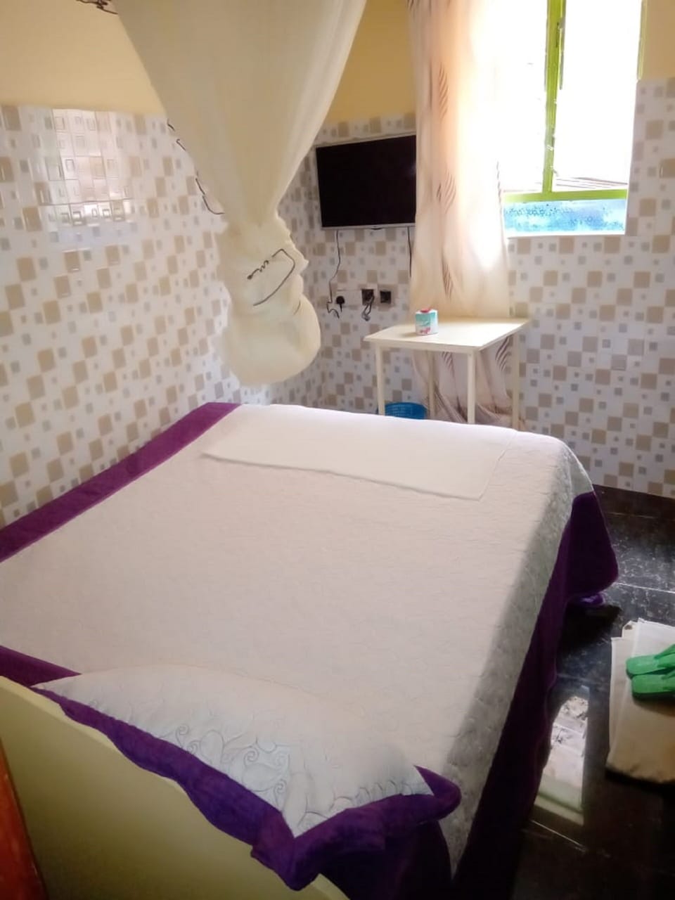 Basic Single Room | Laptop workspace, free WiFi, bed sheets