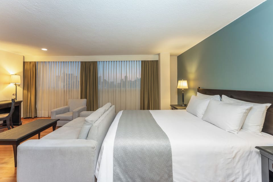 Superior Double Room, 1 Queen Bed | Premium bedding, in-room safe, desk, free cribs/infant beds