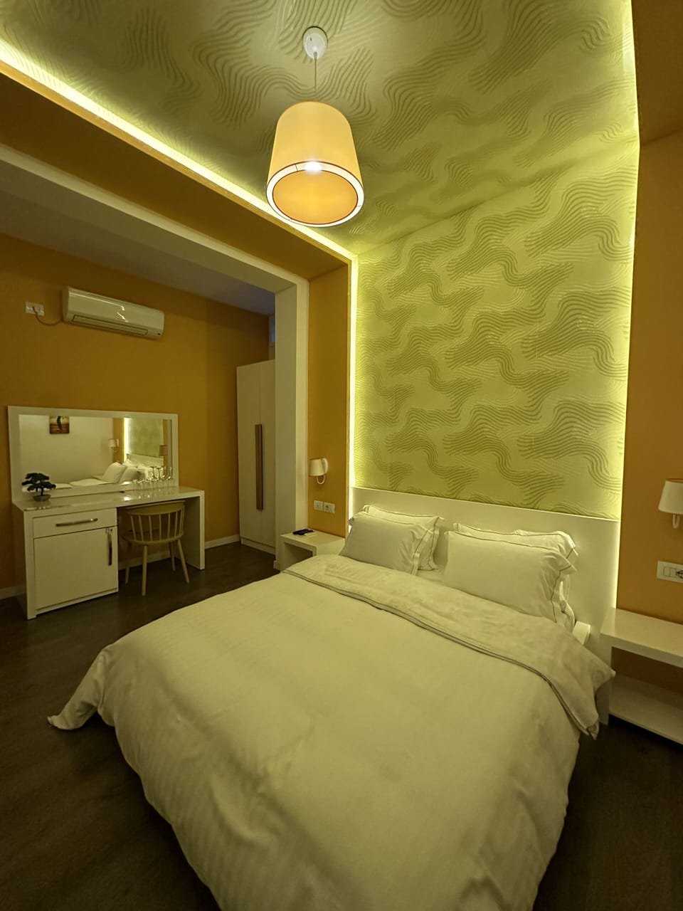 Comfort Double Room | Premium bedding, minibar, desk, WiFi (free)