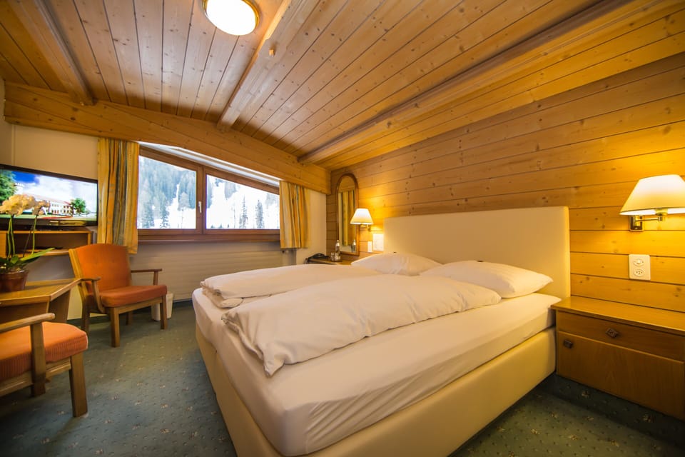 In-room safe, free WiFi