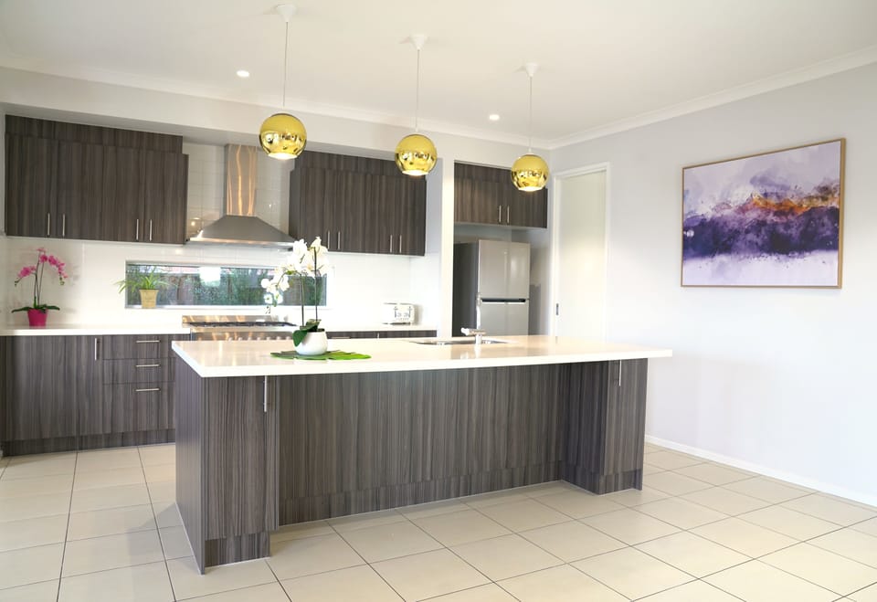 House, 6 Bedrooms | Private kitchen | Full-size fridge, microwave, oven, stovetop