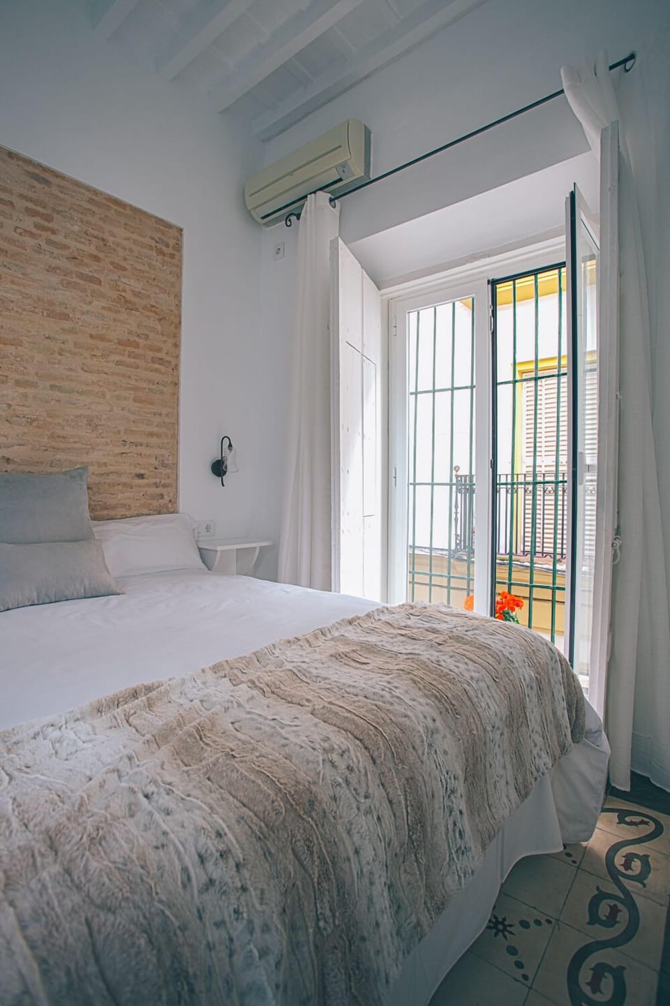 Deluxe Double Room, Balcony | Down comforters, in-room safe, desk, laptop workspace