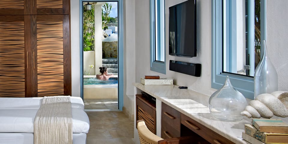 In-room safe, desk, laptop workspace, soundproofing
