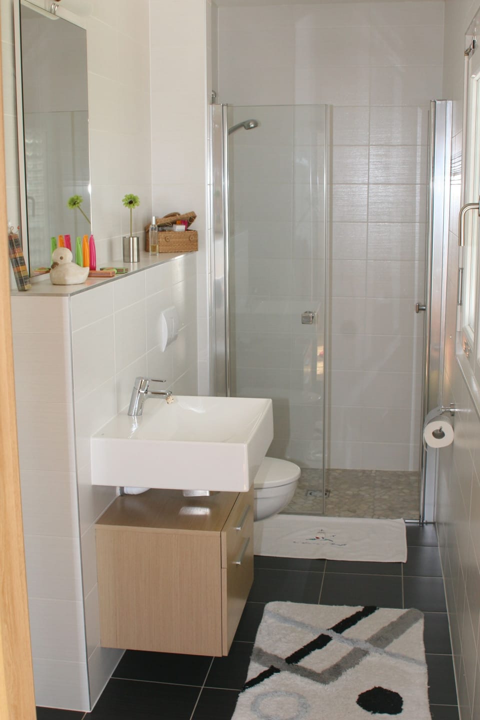 Double Room, Terrace | Bathroom | Shower, free toiletries, hair dryer, towels